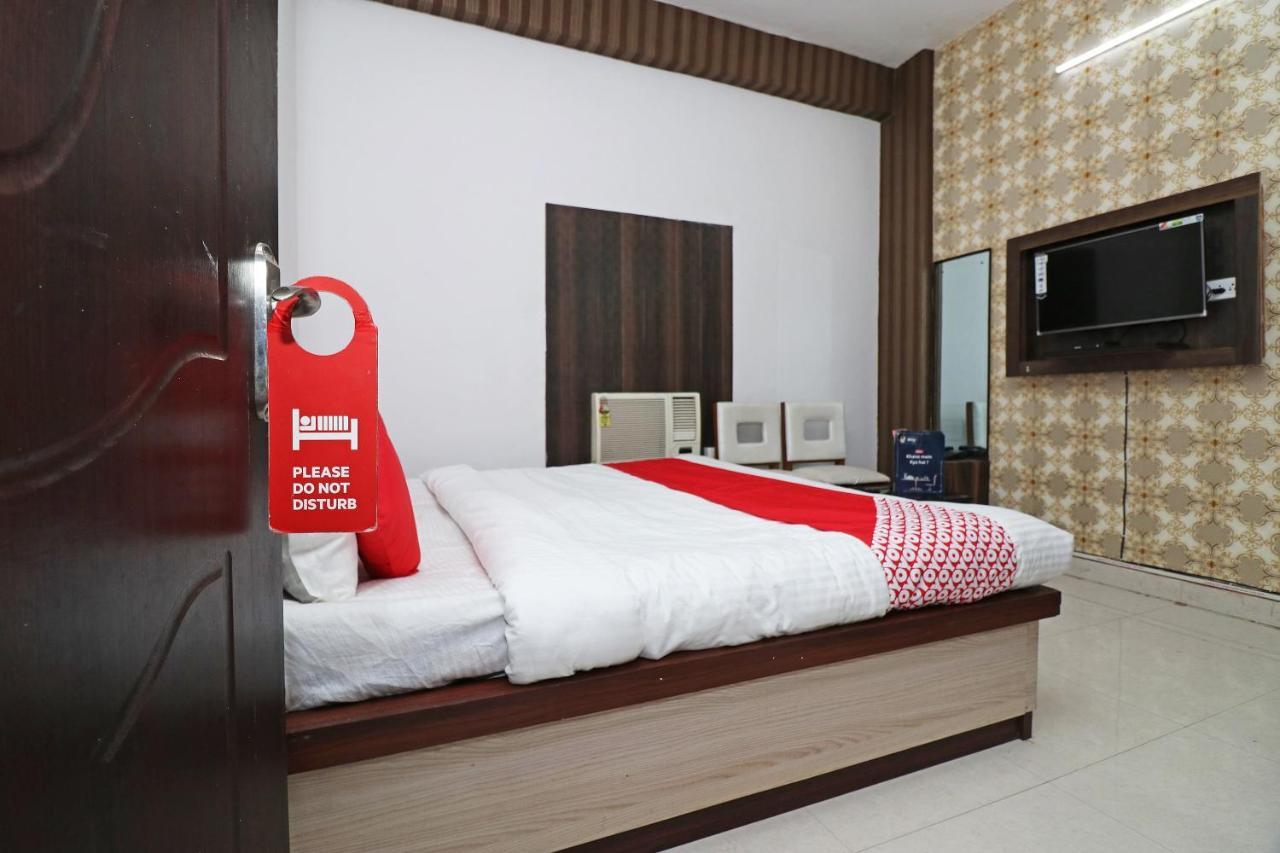 Oyo 24572 Express Inn Lucknow Ngoại thất bức ảnh