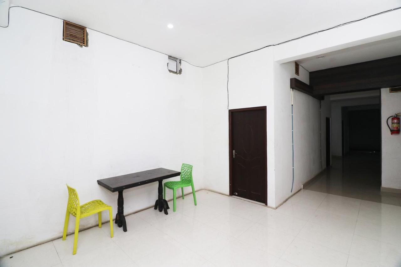 Oyo 24572 Express Inn Lucknow Ngoại thất bức ảnh